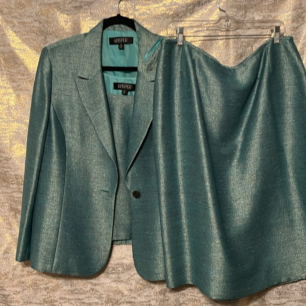 Classy, Kasper 3-Piece Woman's Suit, Sea Glass Green, Size 18